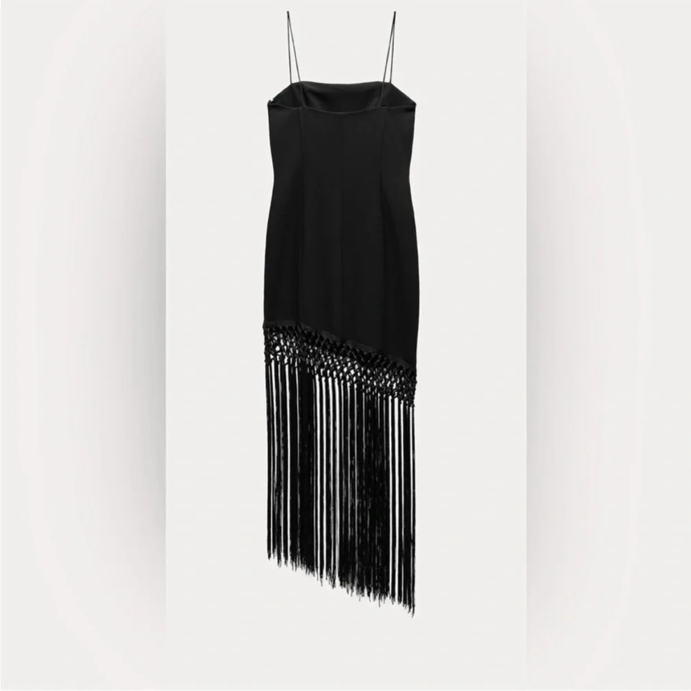 Spring /summer🌺 NWT ZARA FRINGED DRESS SIZE M
🚨 My prices are firm, no discount - Picture 13 of 13